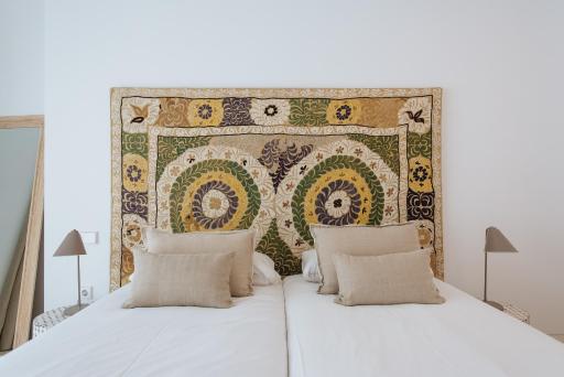 Eva Recommends Castellar Pool & Terrace - Housity