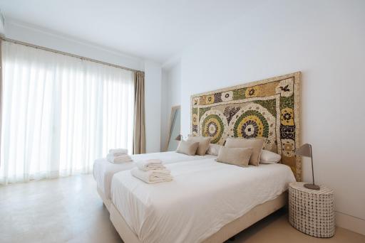 Eva Recommends Castellar Pool & Terrace - Housity