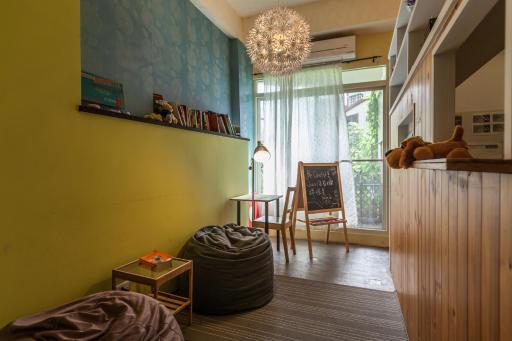 Sleeping Boot Hostel - Housity