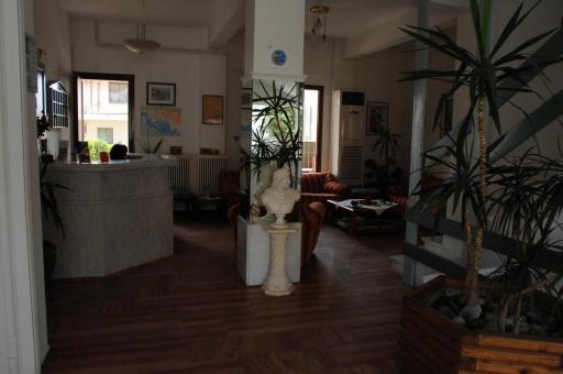 Koronis Hotel - Housity