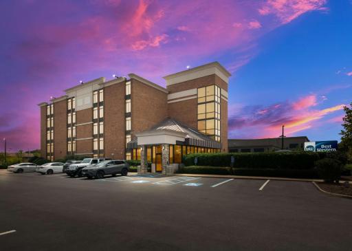 Best Western Hampton Coliseum Inn - Housity