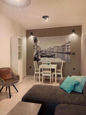 City panorama + free street parking - Housity