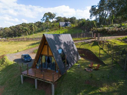 Cabana com Hidromassagem e Vista, a 12km de Treze Tílias - Housity