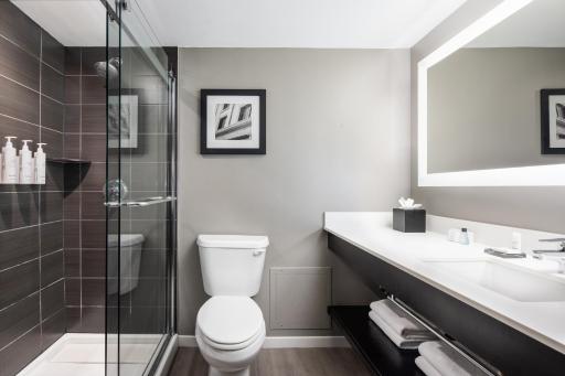 Dallas-Addison Marriott Quorum by the Galleria - Housity