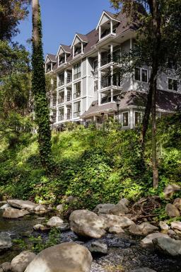 The Inn at Saratoga, Tapestry Collection by Hilton - Housity