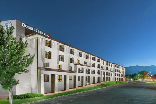 DoubleTree by Hilton Colorado Springs - Housity
