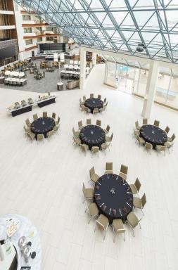 DoubleTree by Hilton Orlando Airport Hotel - Housity