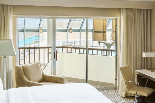DoubleTree by Hilton Orlando Airport Hotel - Housity