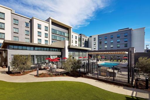 Hampton Inn Long Beach Airport, Ca - Housity