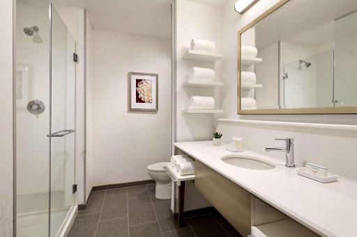 Hampton Inn Long Beach Airport, Ca - Housity