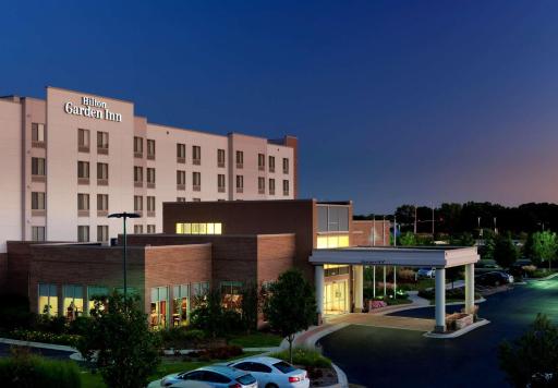 Hilton Garden Inn Lake Forest Mettawa - Housity