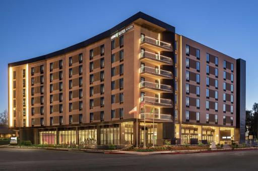 Home2 Suites By Hilton Woodland Hills Los Angeles - Housity