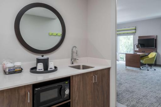 Hampton Inn & Suites Cape Canaveral Cruise Port, Fl - Housity