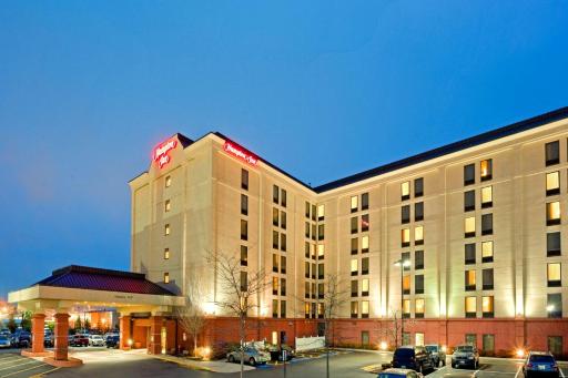 Hampton Inn Boston Logan Airport - Housity