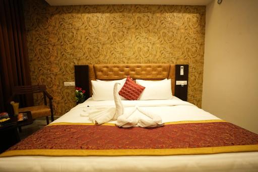 Hotel Royal Nandanaa - Housity