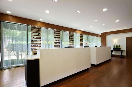Hilton Knoxville - Housity