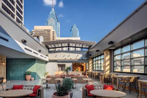 Motto by Hilton Philadelphia Rittenhouse Square - Housity