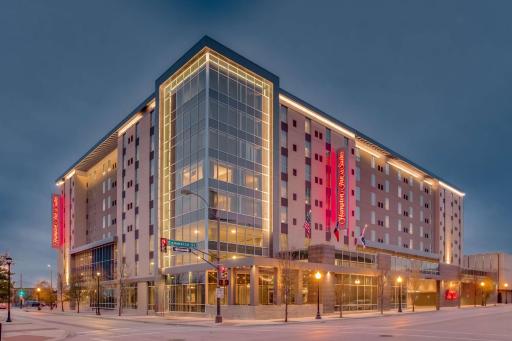 Hampton Inn & Suites Fort Worth Downtown - Housity
