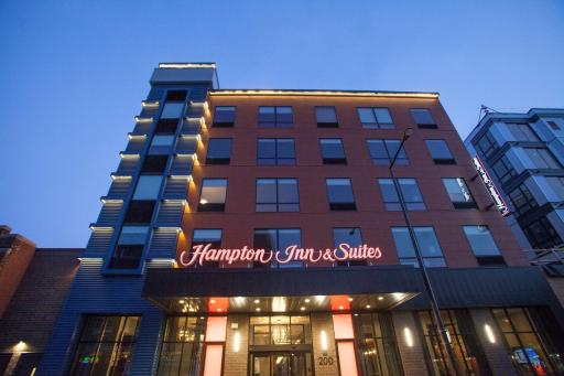 Hampton Inn & Suites St. Paul Downtown - Housity