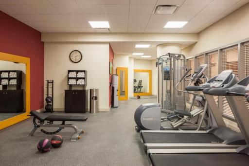Hilton Garden Inn Long Island City - Housity