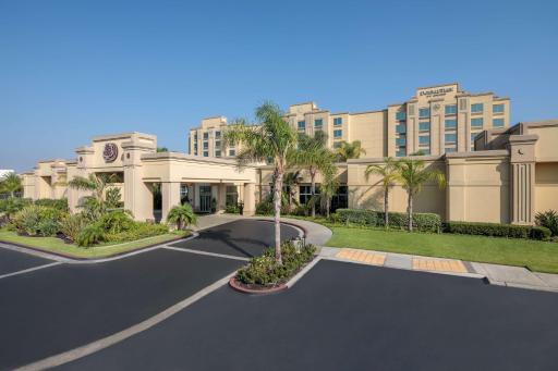 DoubleTree by Hilton Los Angeles/Commerce - Housity