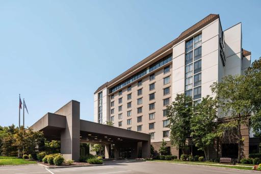 Embassy Suites by Hilton Nashville Airport - Housity