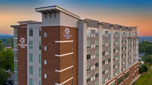 DoubleTree by Hilton Asheville Downtown - Housity