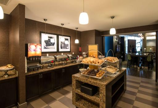 Hampton Inn & Suites Boston Crosstown Center - Housity