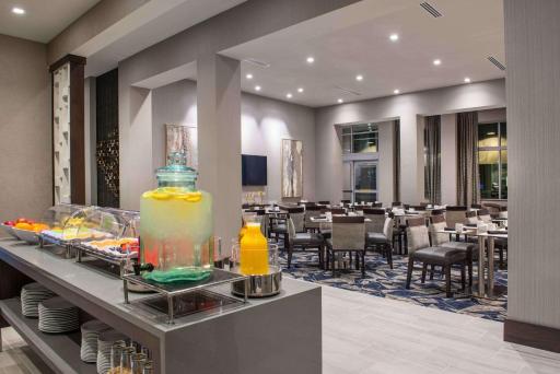 Hilton Garden Inn Foxborough Patriot Place - Housity