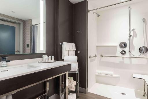 Hilton Garden Inn Foxborough Patriot Place - Housity