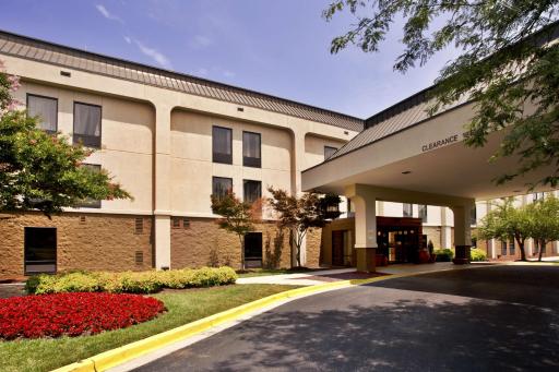 Hampton Inn Bowie - Housity