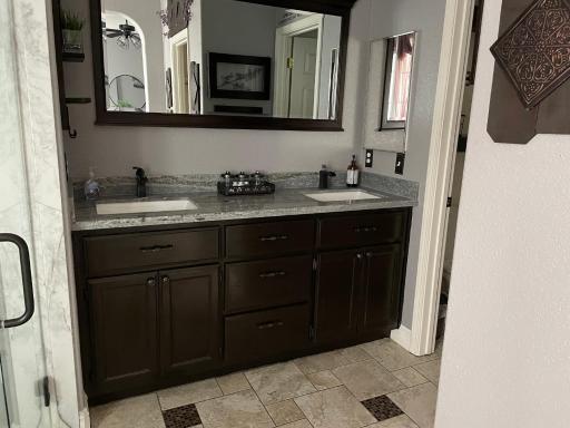 Beautiful Room Near SMF - Housity