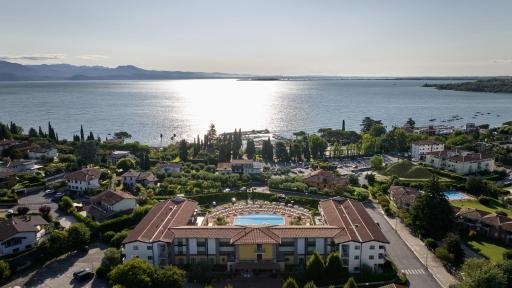 Le Terrazze sul Lago Hotel & Residence - Housity