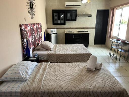 Habitaciones Amuebladas Castillo98 - Housity