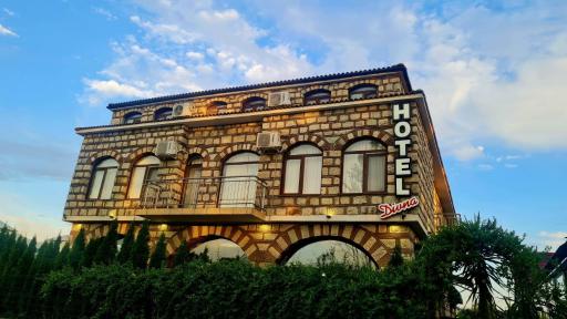 Hotel Divna - Housity