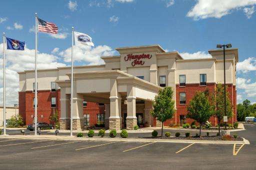 Hampton Inn Detroit Roseville - Housity