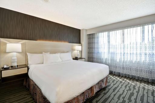 Embassy Suites Charlotte - Housity