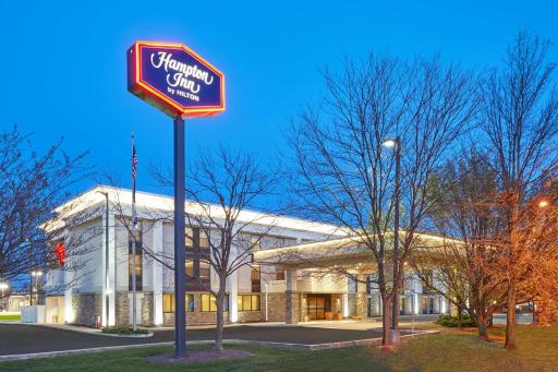 Hampton Inn Lafayette - Housity