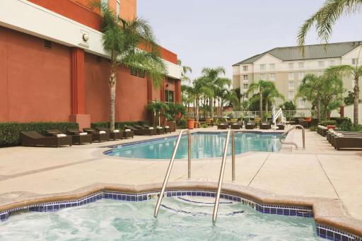 Embassy Suites by Hilton Anaheim South - Housity