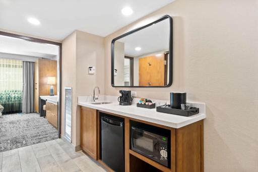 Embassy Suites by Hilton Anaheim South - Housity