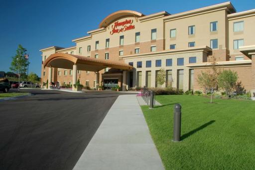 Hampton Inn & Suites Madison - West - Housity