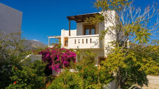Akrotiri Apartments - Housity
