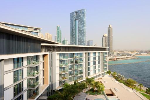 Livbnb Suites - Elegant 1BR Suite in Bluewaters - Housity