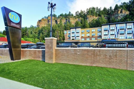 Tru By Hilton Deadwood - Housity