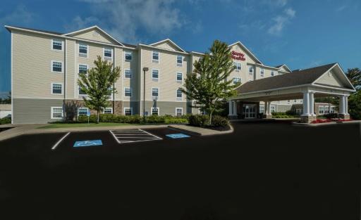 Hampton Inn & Suites Rockland - Housity