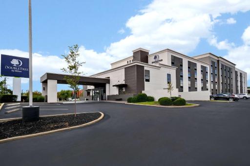 DoubleTree by Hilton St. Louis Airport, MO - Housity