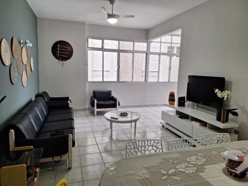 Apartamento Guarujá Pitangueiras - frente ao mar - Recém reformado - Housity
