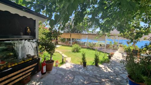 Lemon Garden Boutique Hotel - Housity