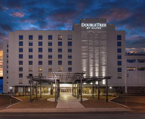DoubleTree by Hilton Hotel Niagara Falls New York - Housity