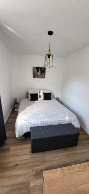 Entre les places, spacieux avec Parking Gratuit - Housity